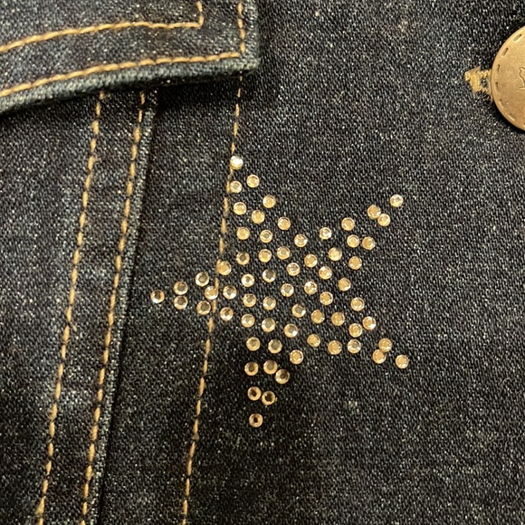 NWOT Quaker Factory Denim Button Down Jacket with Rhinestone Stars - Picture 7 of 7